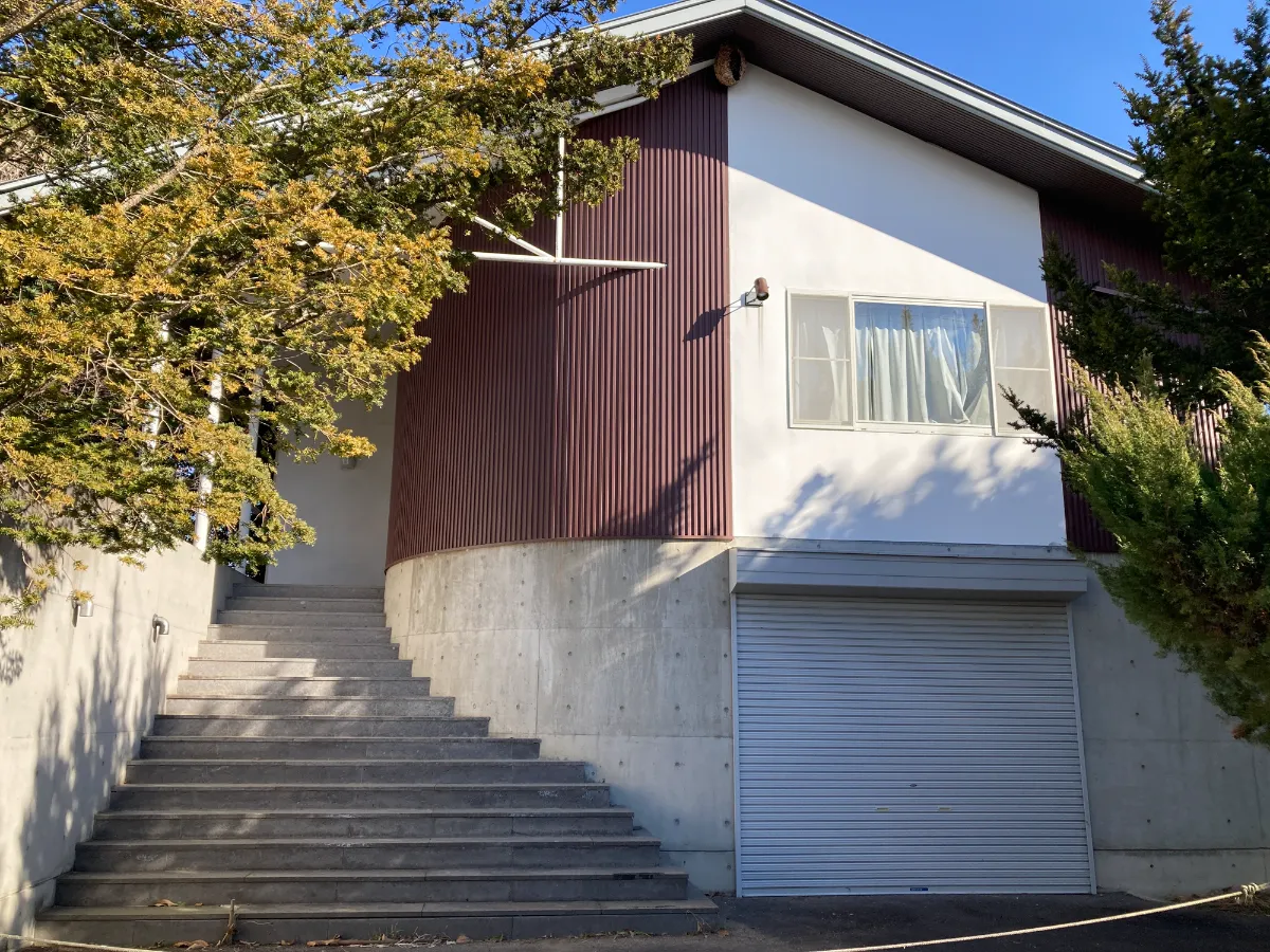 商談中【小諸市御影新田・中古住宅売買】660坪を超える大きな敷地に 