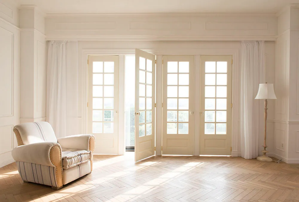 IL NIDO. ODAIBA 白とガラスのリビング空間