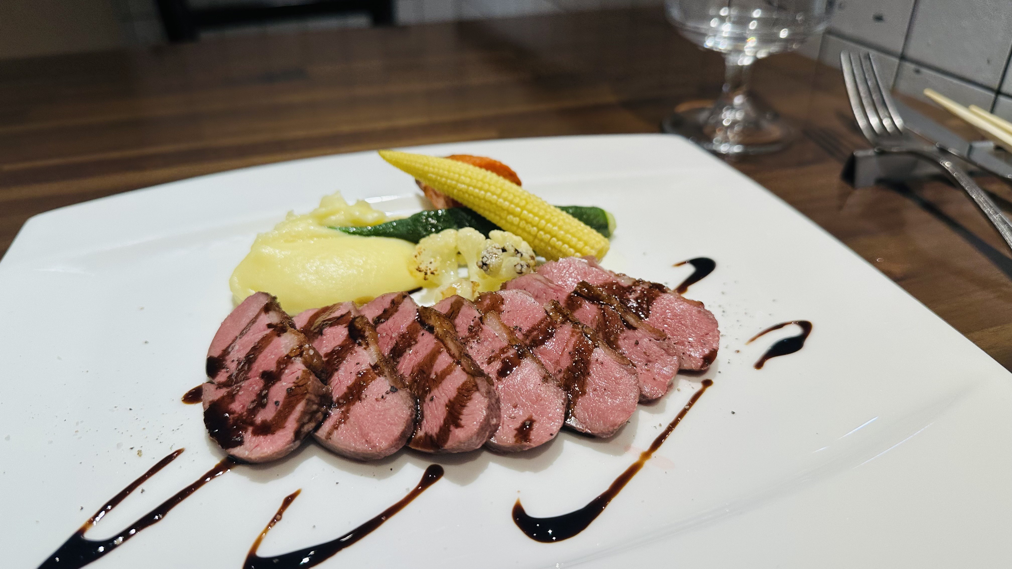 鴨肉の炭火焼き