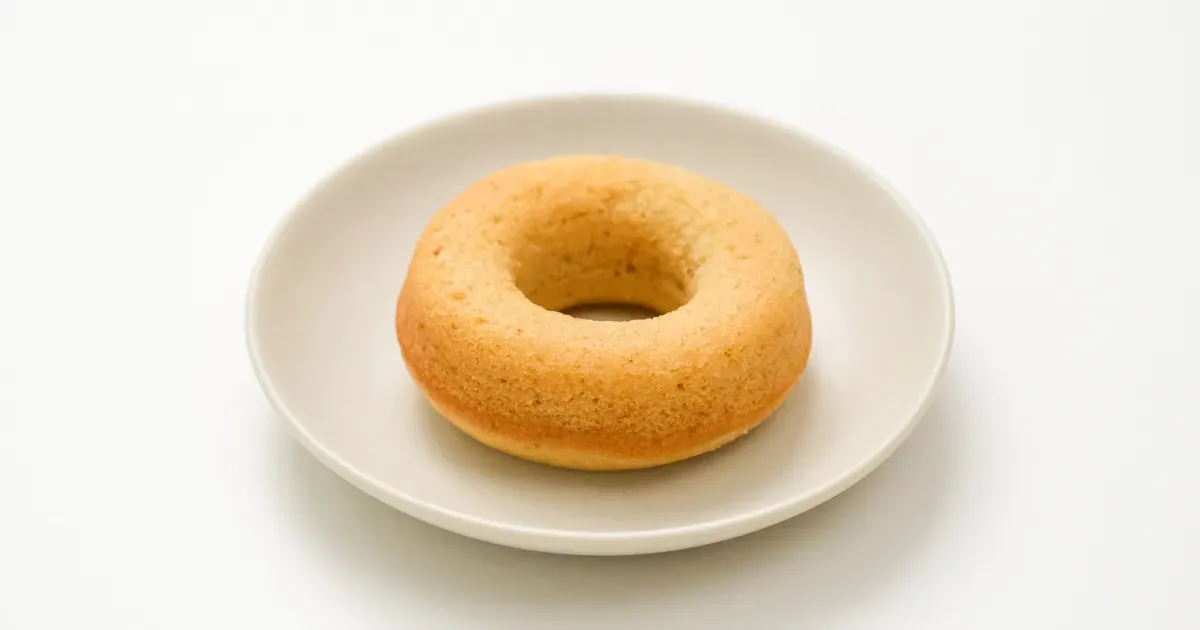 スナックミーの商品『焼きドーナツ バニラ』紹介記事のアイキャッチ画像