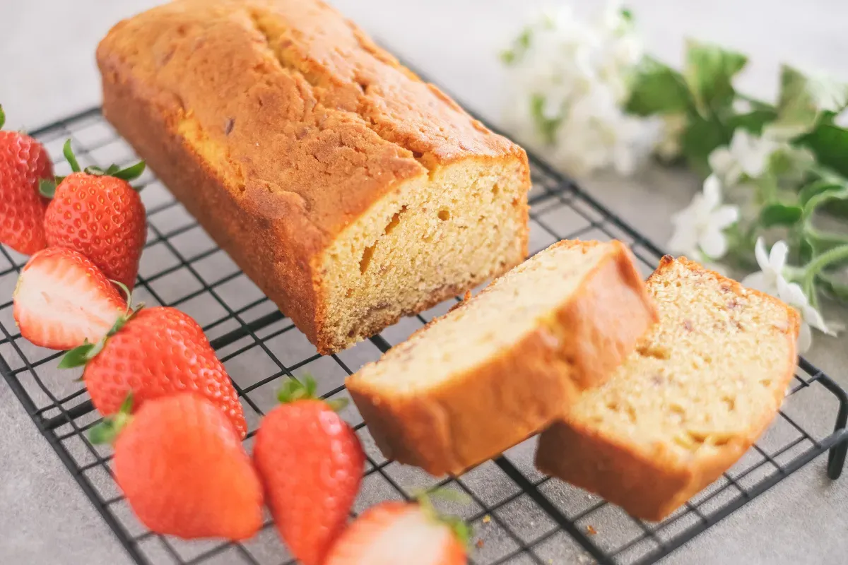 スナックミーの商品『パウンドケーキ いちご』