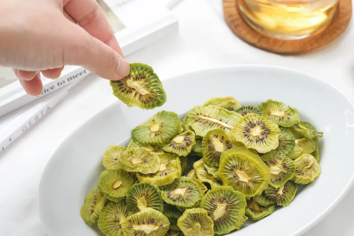 キウイ 輸入グリーンキウイ 1コ: 果物 | 東急ストアネットスーパー