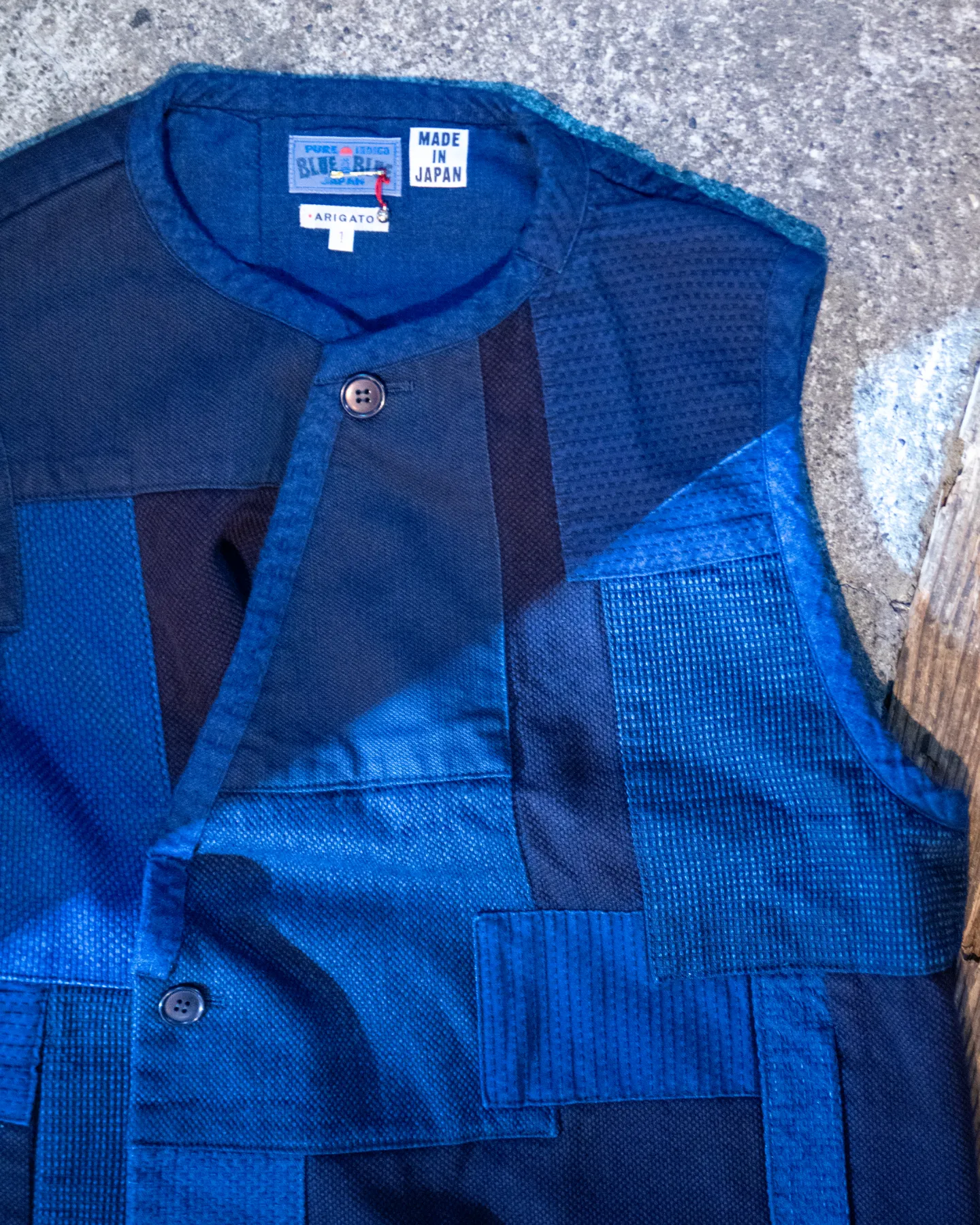 貴重☆ 古布　襤褸　粉袋＋繭袋　バルーンロングベスト　刺し子 藍染め　紅花染め ホンアイサシコ ネンリンベスト - BLUE BLUE JAPAN | ブルーブルージャパン