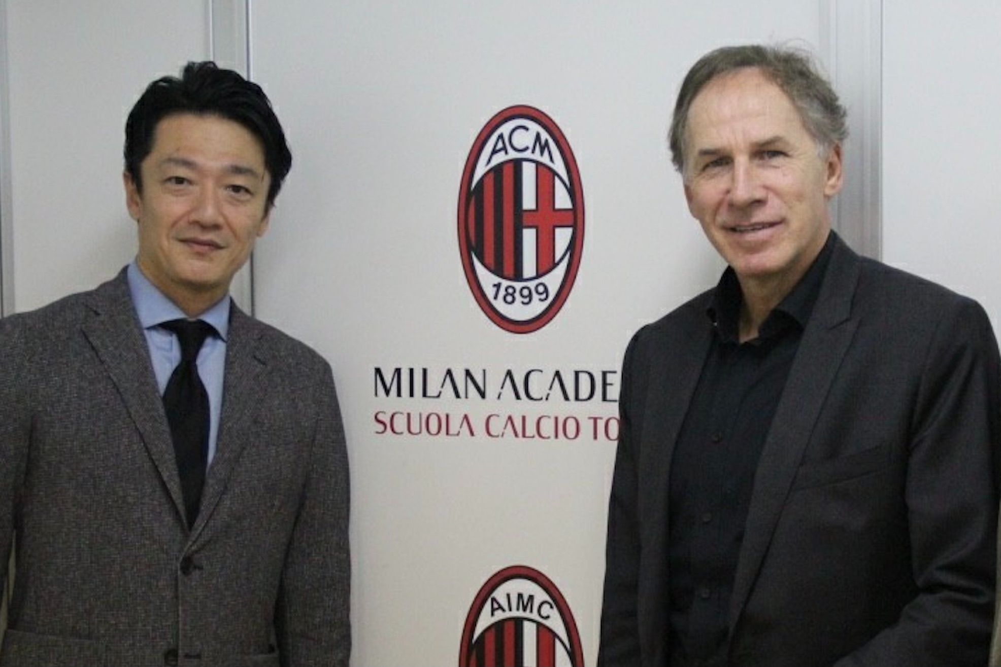 AC Milan 赤黒 スカーフ 公式ファンクラブ AC Milan 赤黒 スカーフ 公式ファンクラブ - メルカリ