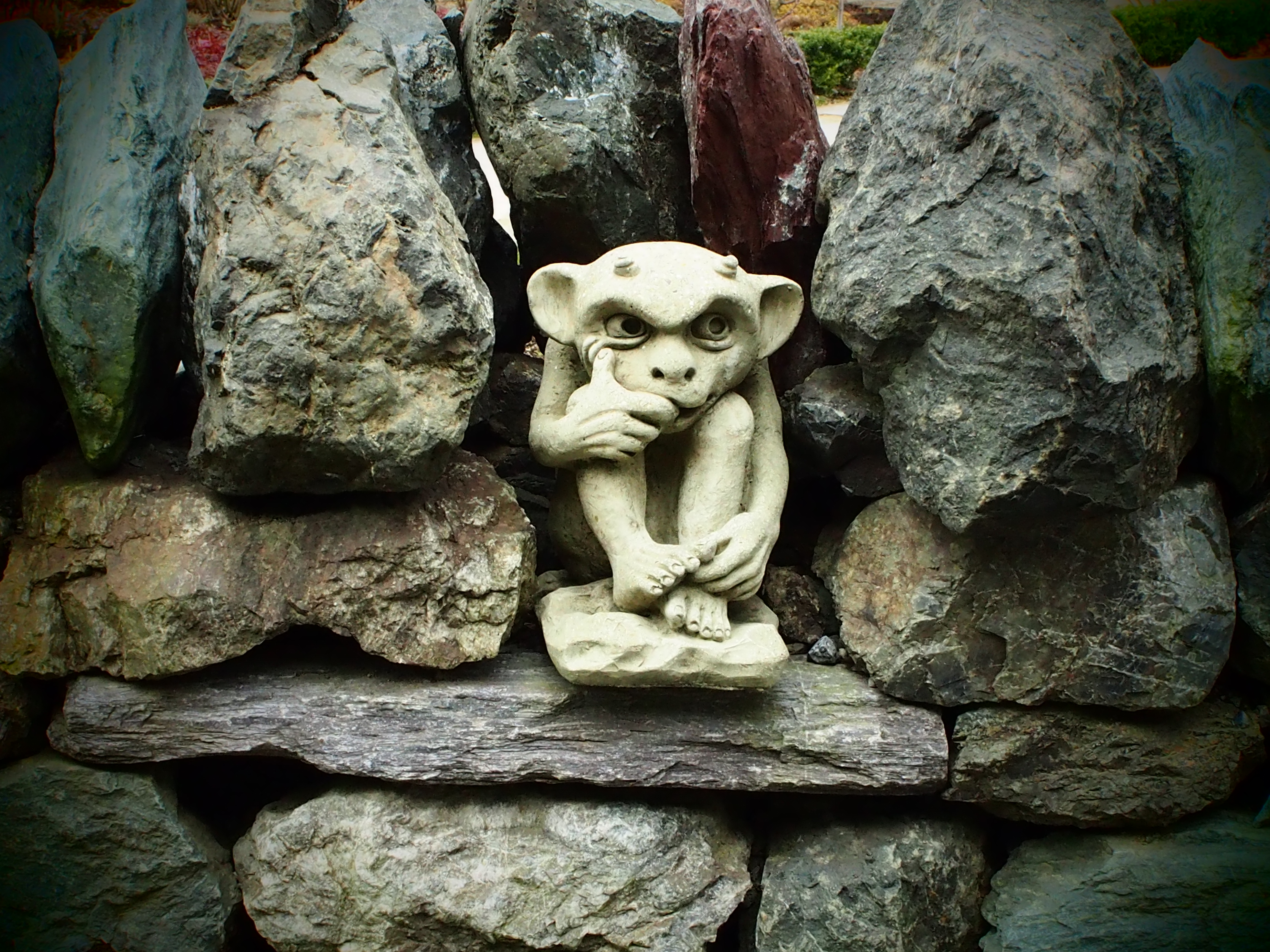 ガーゴイルは怪物のことではなかった！屋根との意外な関係に驚きが