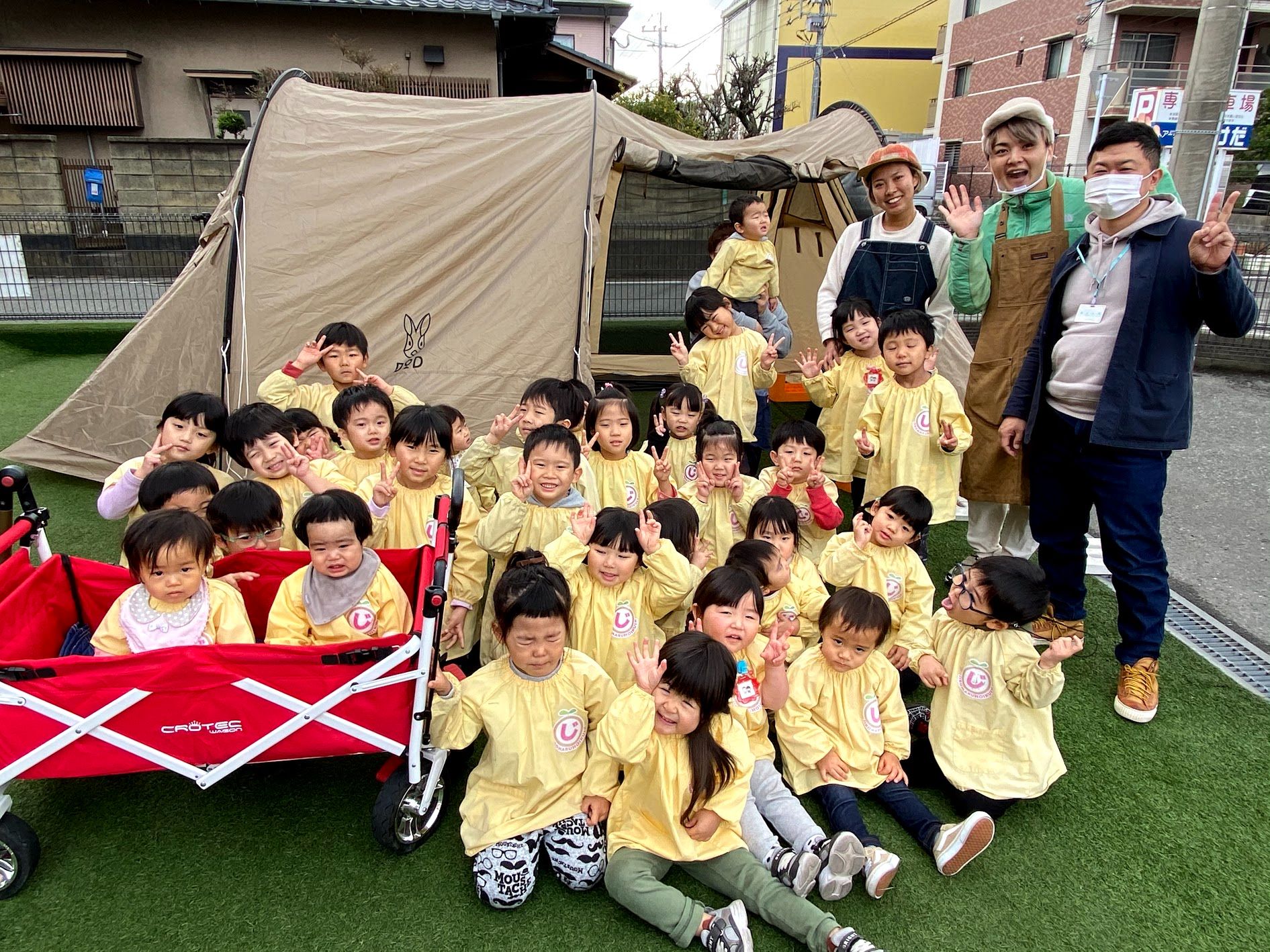 じろうまる保育園様の野遊び教室に���、キャンジョが講師を務めました。