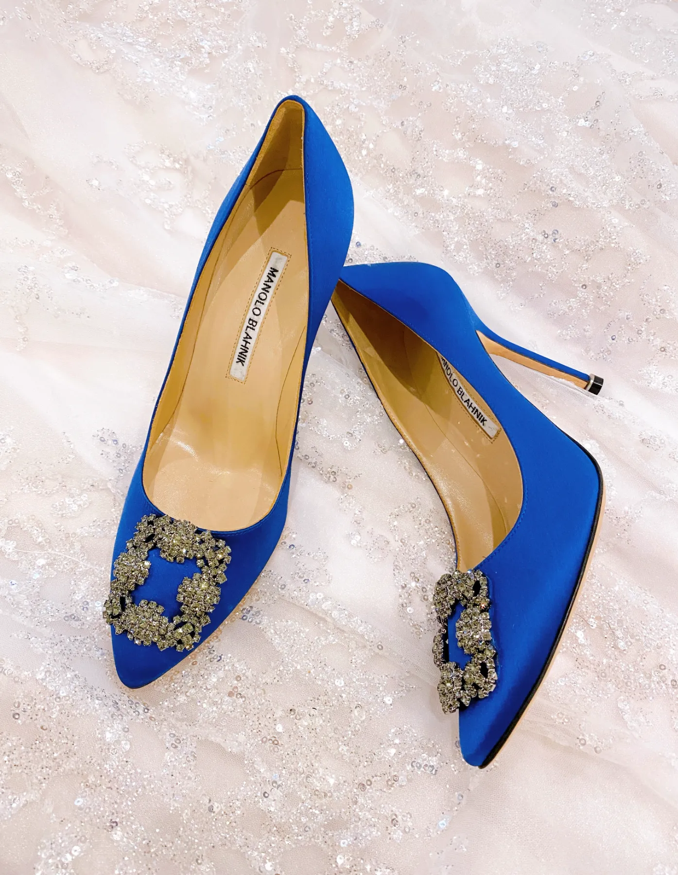 結婚式や前撮りで人気のブライダルシューズとは？レンタルで人気