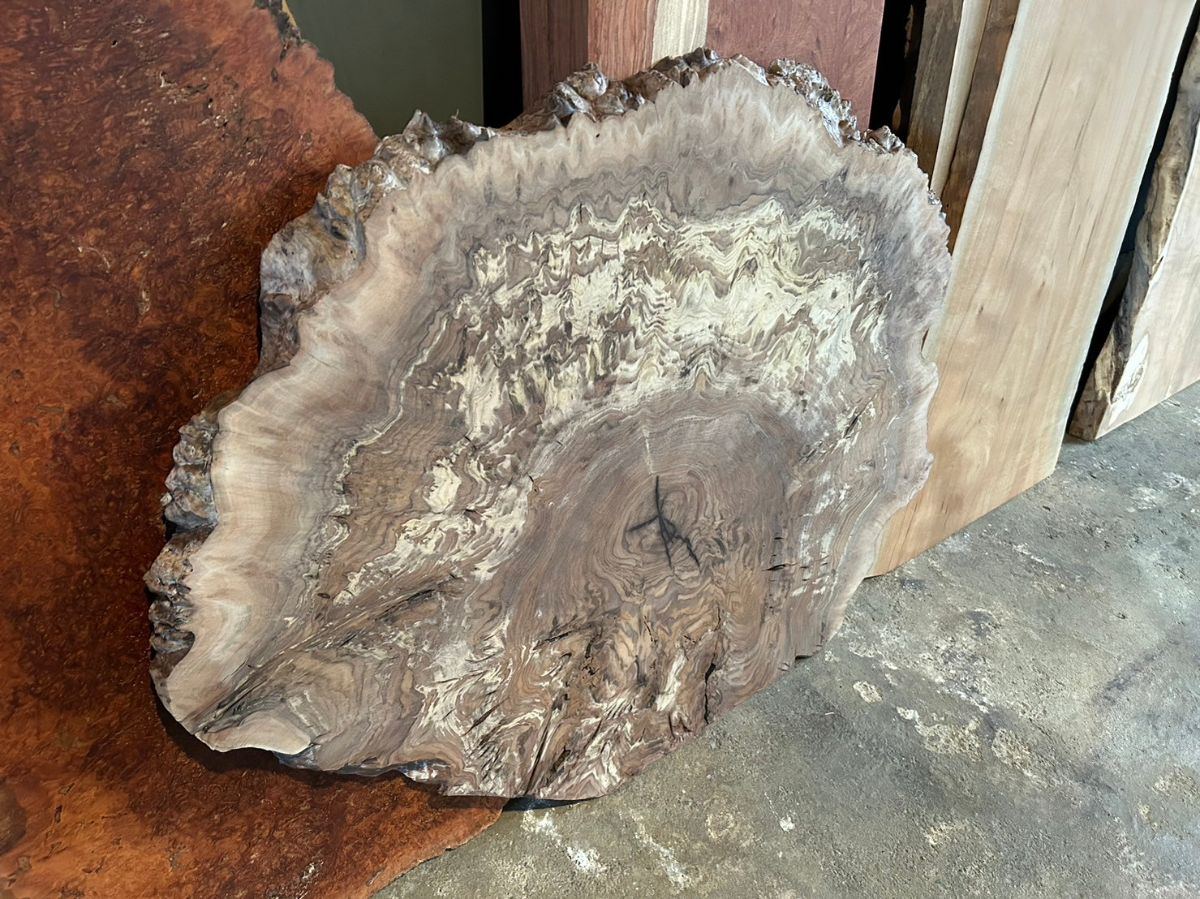 かなり重い、一枚板の天然木輪切り かなり重い、一枚板の天然