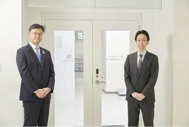 日本生物製剤 代表取締役社長 林 泓錫(左)、ONODERAメディカル 代表取締役社長 竹谷 庸佑様(右)