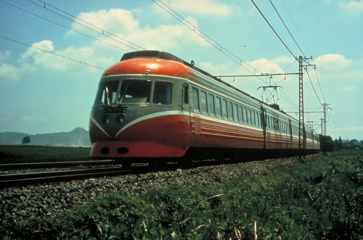 XRで鉄道の新たな魅力発見！プレミアムXRカードで特別体験へ！