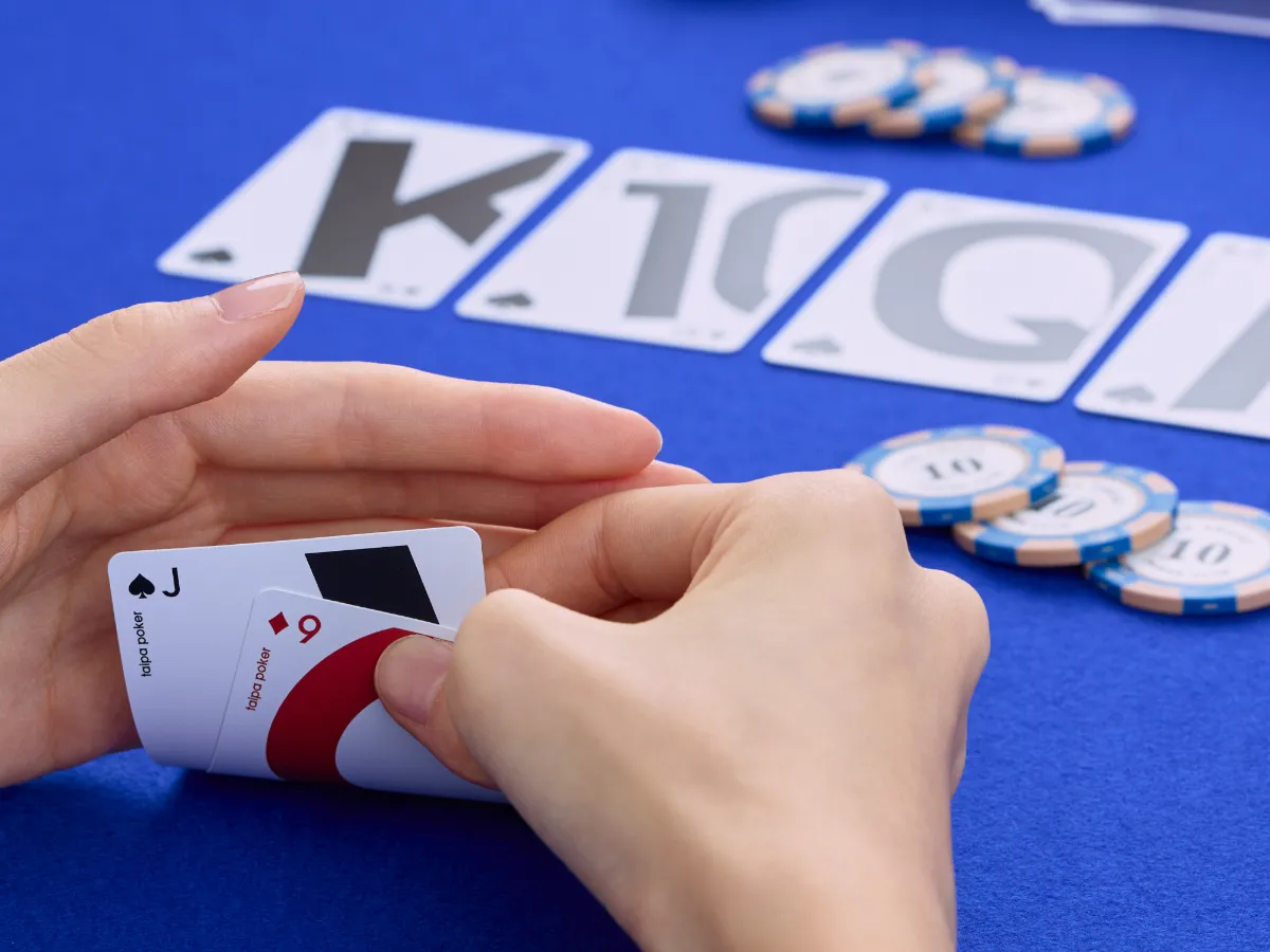 ポーカーのルールとは？初心者でもプレイできる基礎知識や注意点を紹介