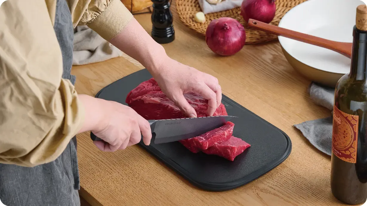 新発想！あの「京セラ」が作った“浮いている”まな板 ｜MakuakeMagazine