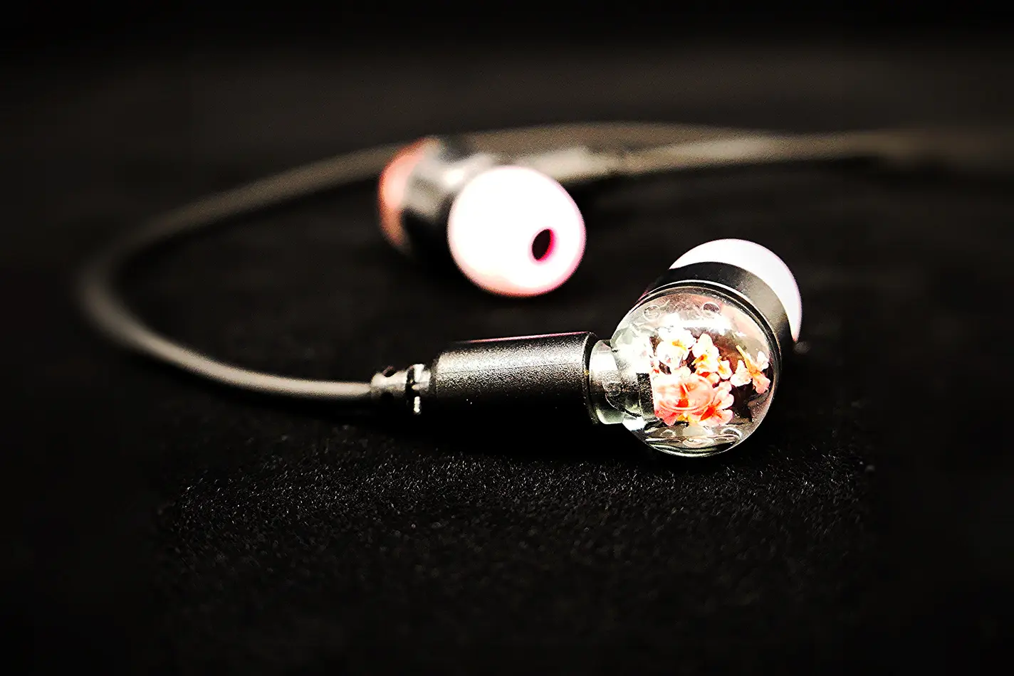 美しすぎる日本のイヤホン「夜桜」 ｜MakuakeMagazine