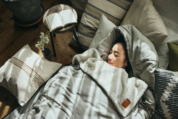 Nuuca 寝袋セット オリーブグリーン＆ベージュ Nuuca 寝袋セット オリーブグリーン＆ベージュ 愛用者続出中！「Nuuca