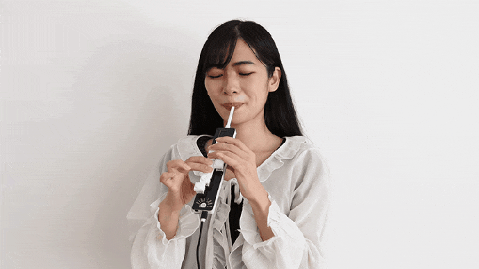 音楽は、特別な人だけのものじゃない。わずか99gの「本格ウインドMIDI