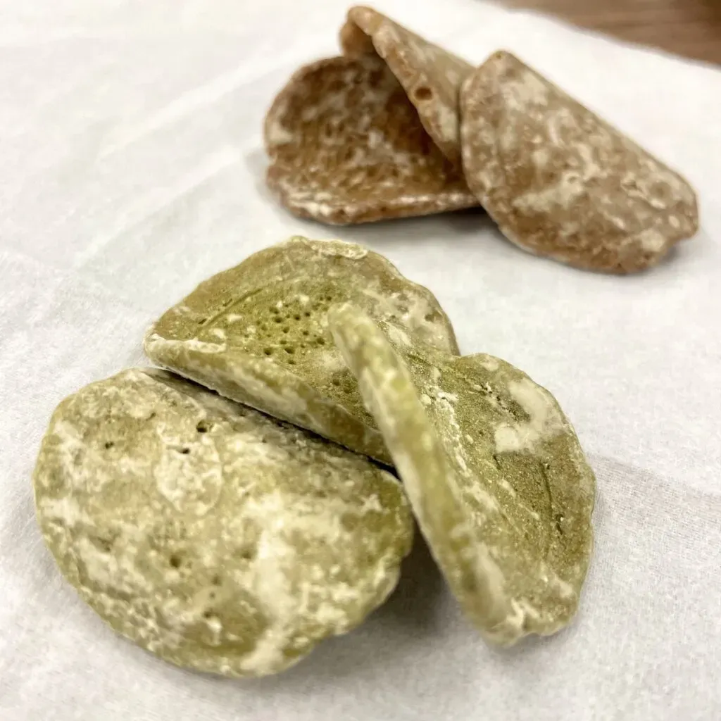 山形県のお菓子、小麦粉煎餅。