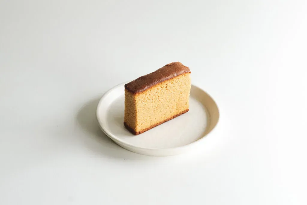 スナックミーのアジア伝統菓子『ふっくら粗糖のカステラ 黒糖』