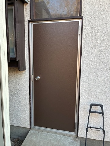 ドア交換|公民館のフラッシュドアを交換