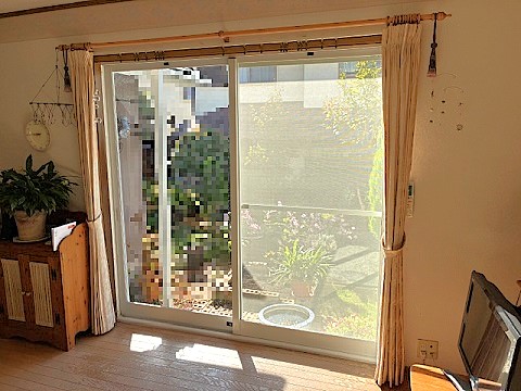 断熱窓交換｜開け閉め一回、あたたかなリビングに変身