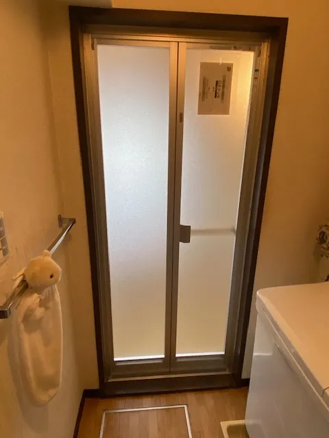 【半日で交換】浴室のドア