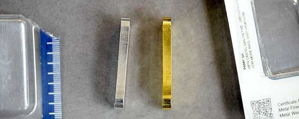 偽物情報] PAMP 1OZ インゴット（プラチナ&金2枚） | 株式会社