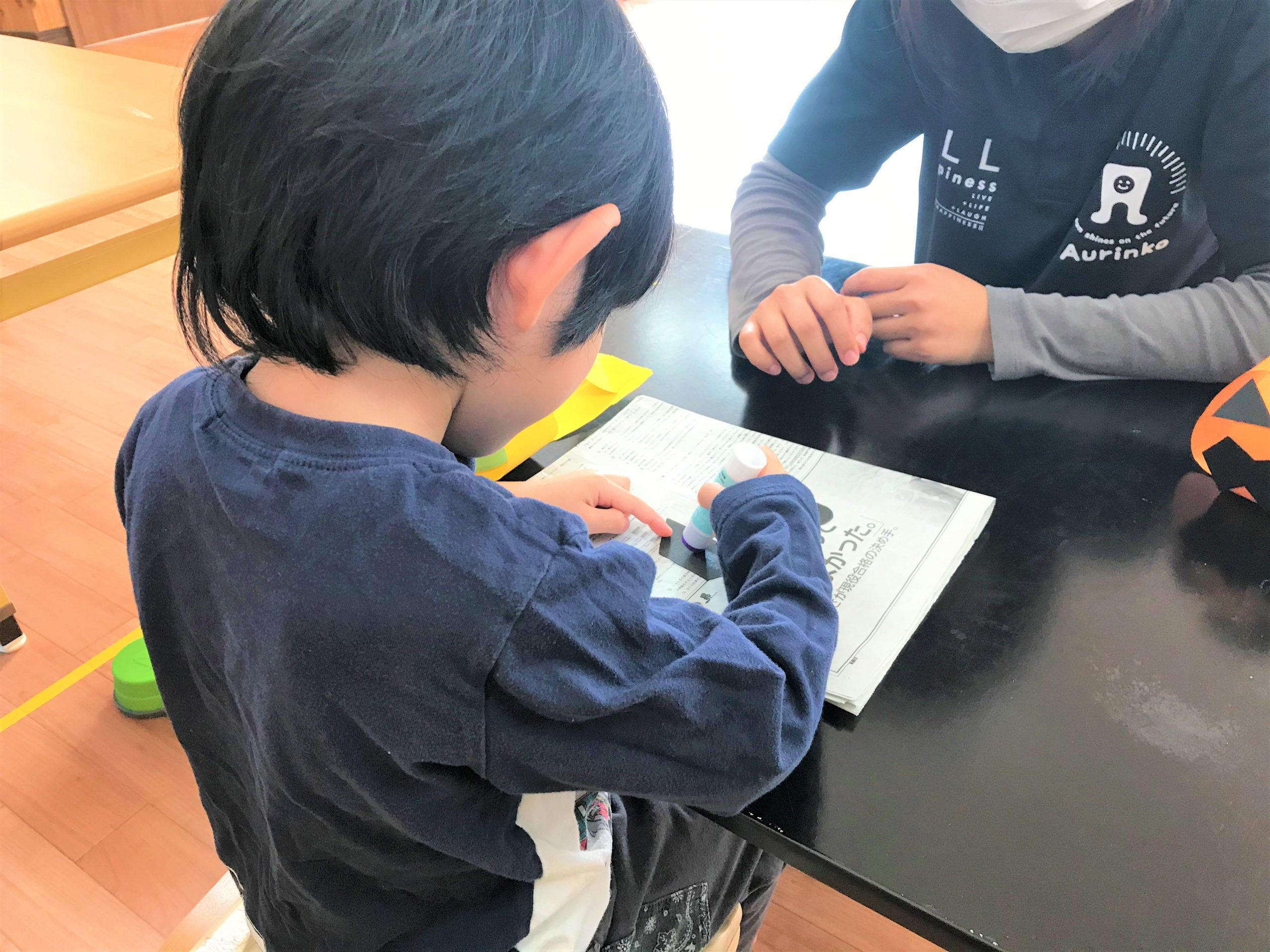 手厚くリハビリ専門職を配置、個別・集団でお子さまに合った支援を実施する あうりんこ吉野さまならではの訪問支援