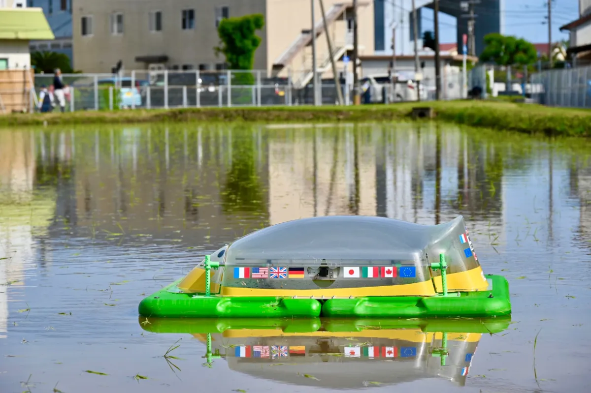 アイガモロボ、G7宮崎農業大臣会合に出展し世界にアピール 水田