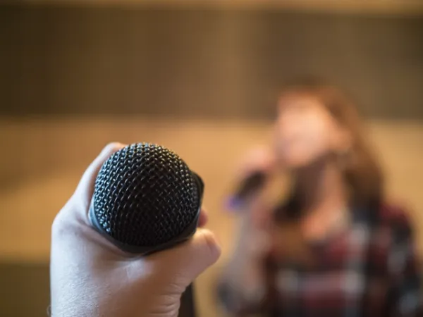 マイクの維持費見直しませんか？【カラオケマイクのメンテナンスをお得に】