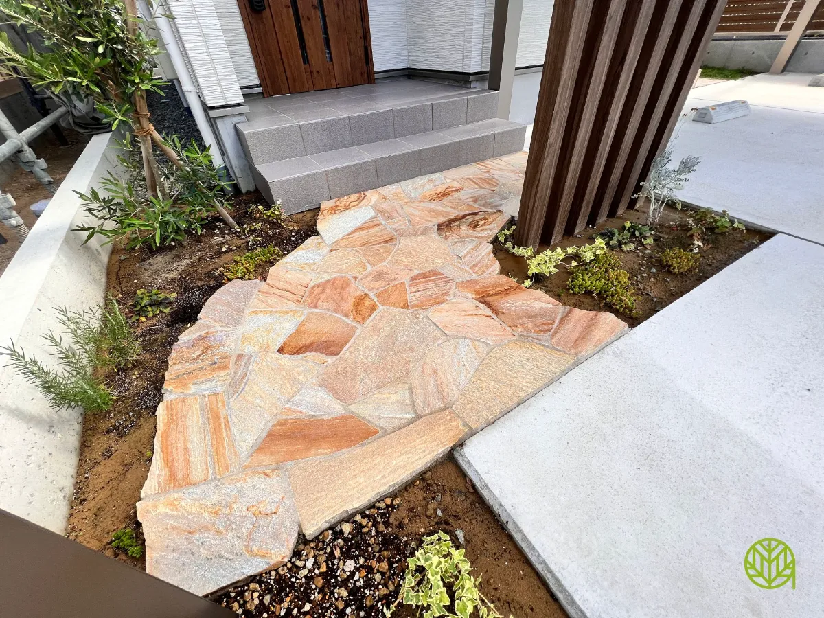 金沢市・リガーデン】猫ちゃんやお子様も安心のテラスが生まれた空間 金沢市・リガーデン】猫ちゃんやお子様も安心のテラスが生まれた空間