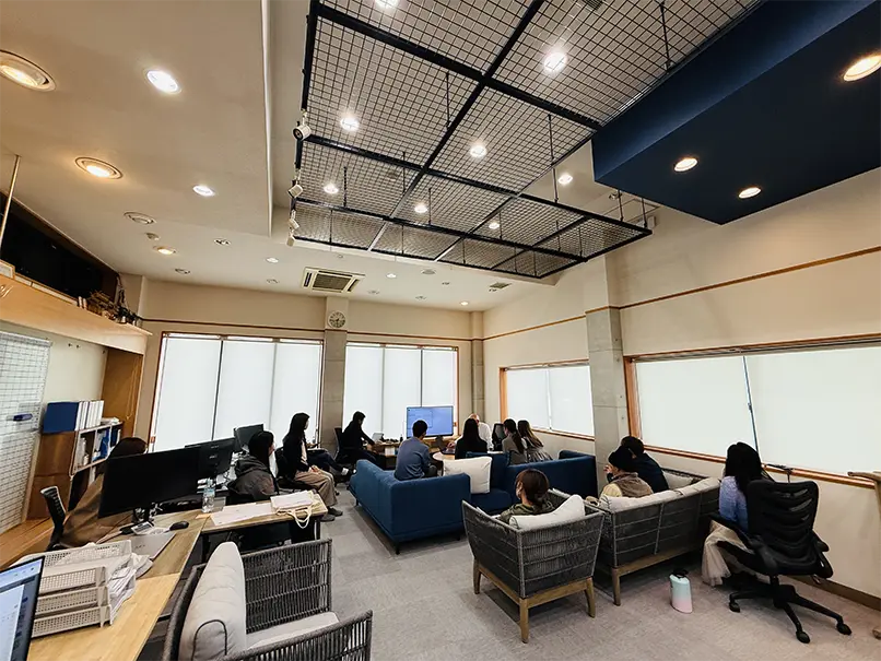 外部から講師をお招きし、 社内研修を行いました