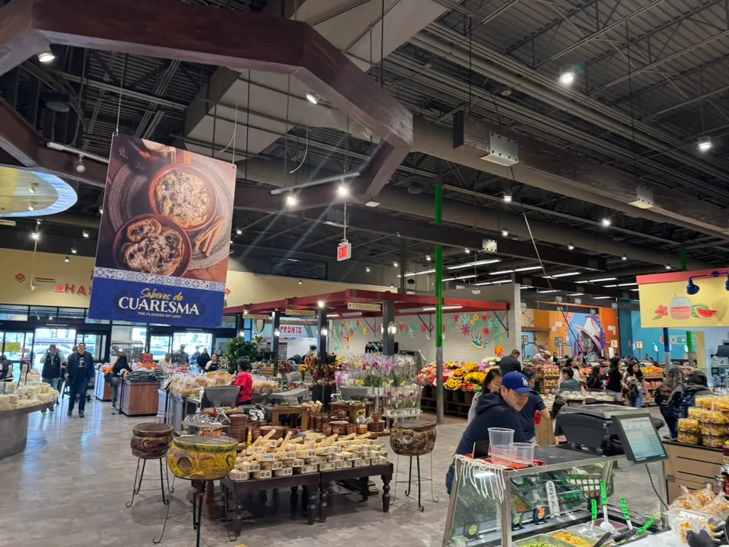 メキシコ料理・食品の遊園地？！Mercado Gonzalez Northgate Market