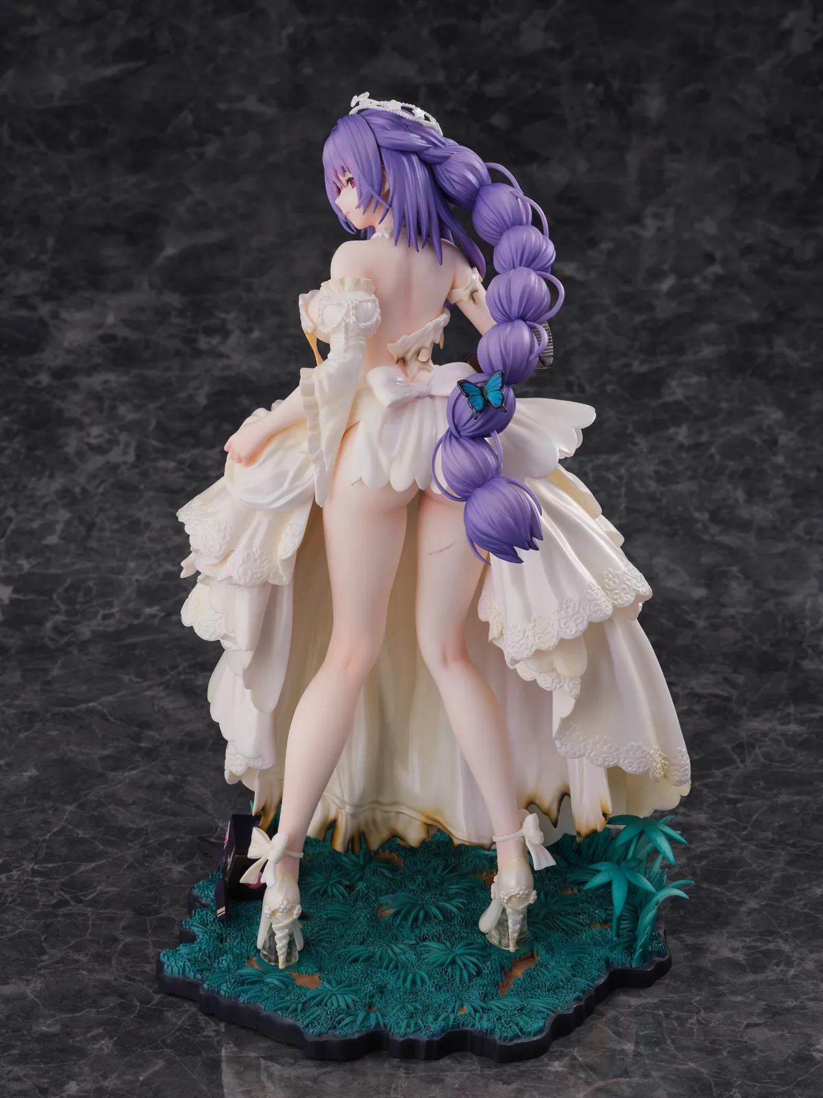 ドールズフロントライン　千羽目の折り鶴　フィギュア 大胆にさらけ出された両足にドキッ！純白ドレスが美しい