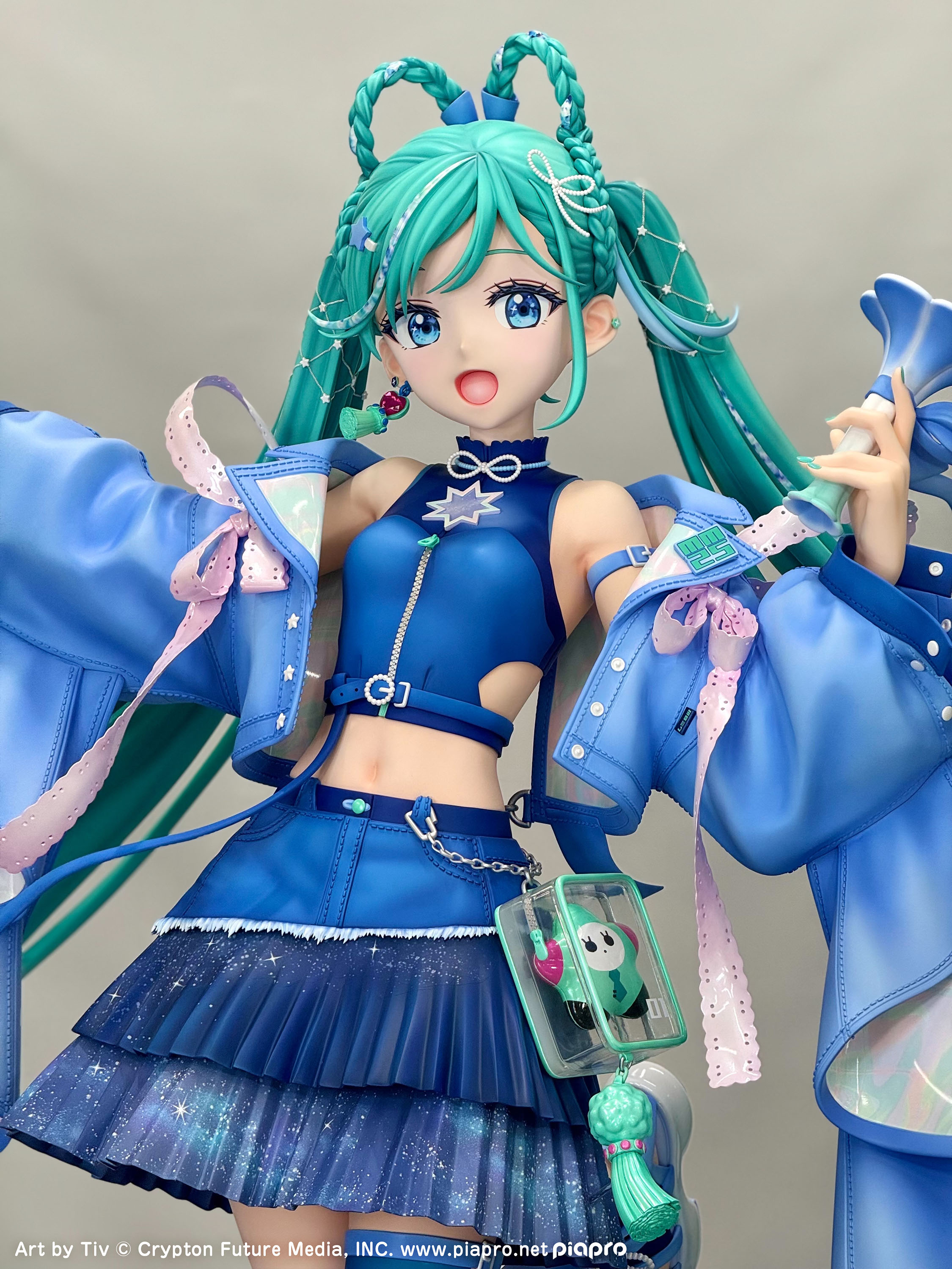 Design COCO │ PRODUCTS │ 【等身大立像】初音ミク「マジカル