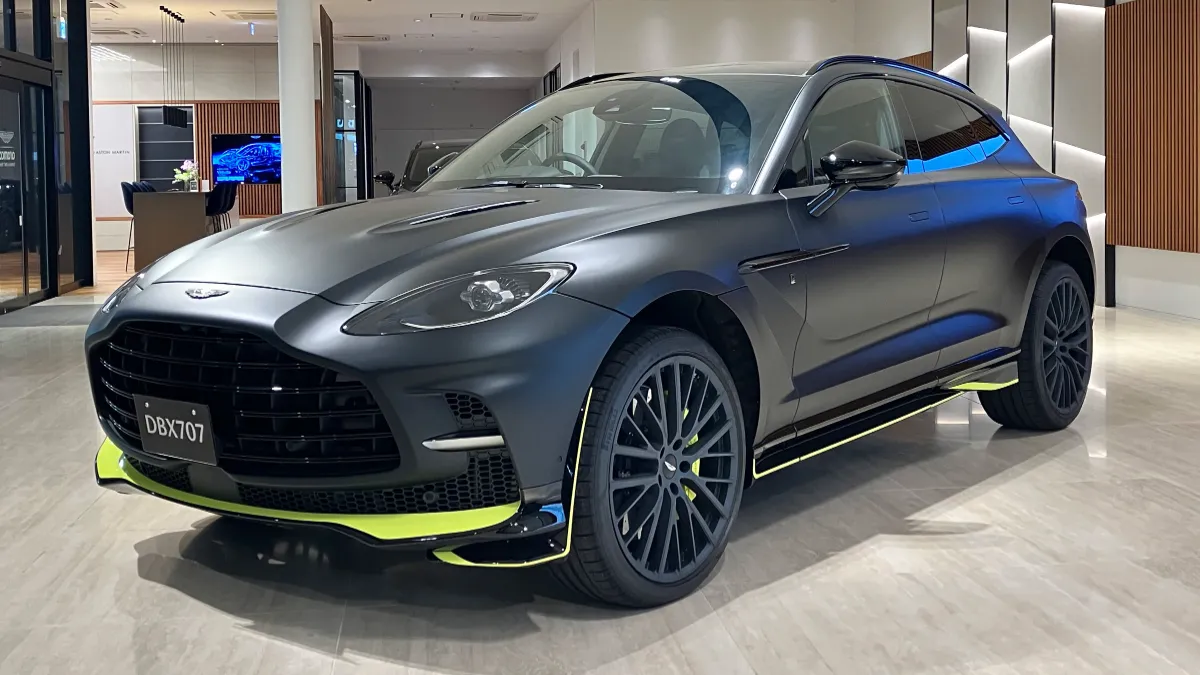 アストンマーティン ネイビー×ベージュ XS DBX 新車・展示車｜アストンマーティン仙台