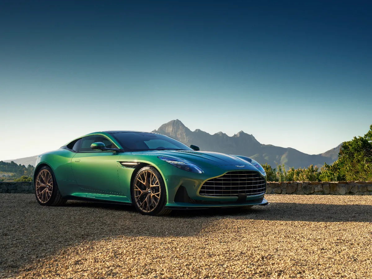 DB12を発表 ~ THE WORLD'S FIRST SUPER TOURER ~ |ニュース