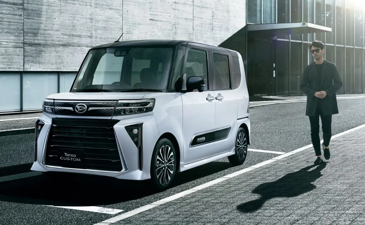 ダイハツ タントカスタム