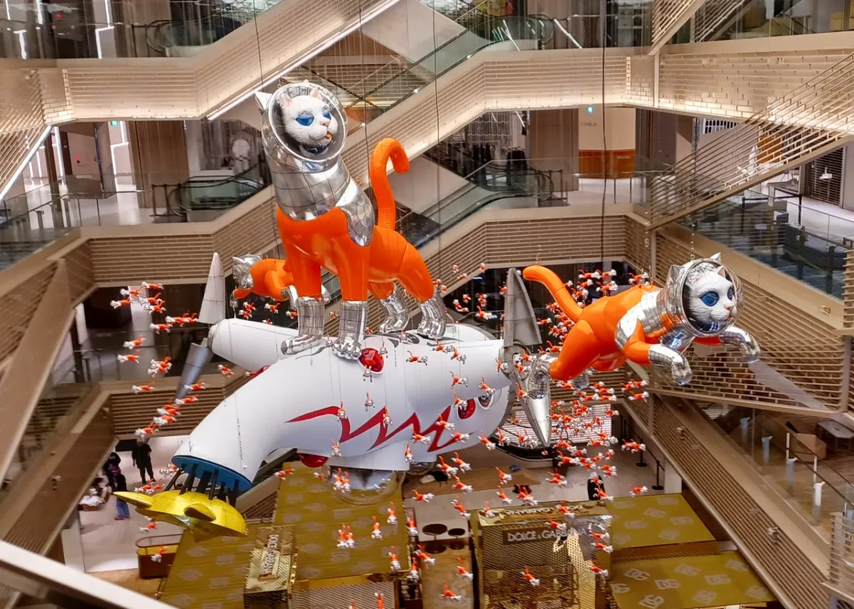 ヤノベケンジ「BIG CAT BANG」展示中！【4/5(金)-2025夏(予定