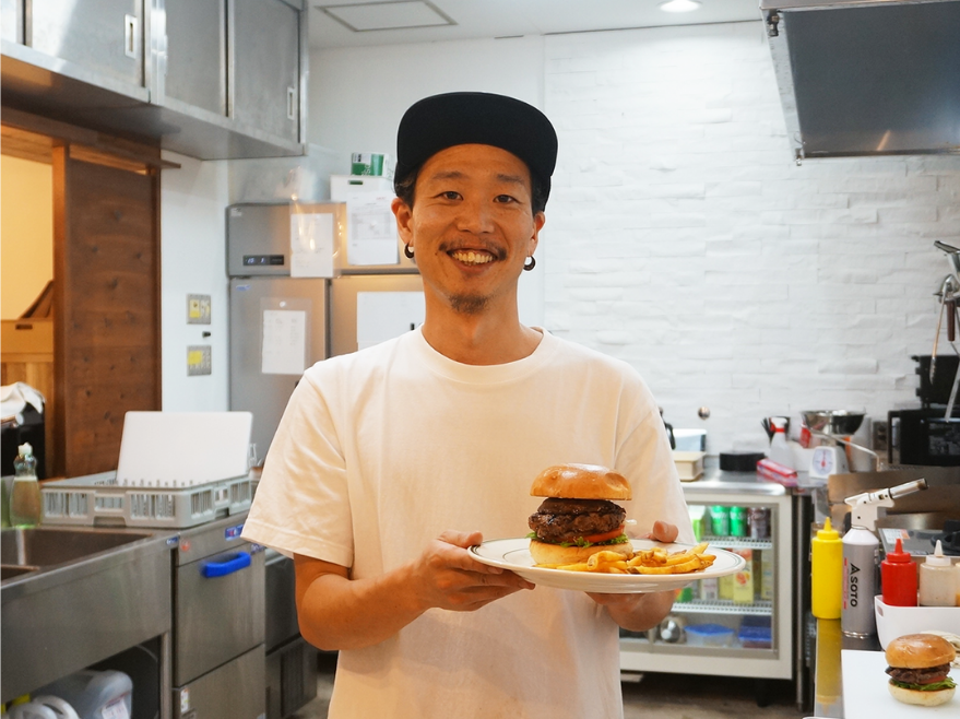 一度は訪れたい！日本のアマルフィ・雑賀崎のグルメバーガー店