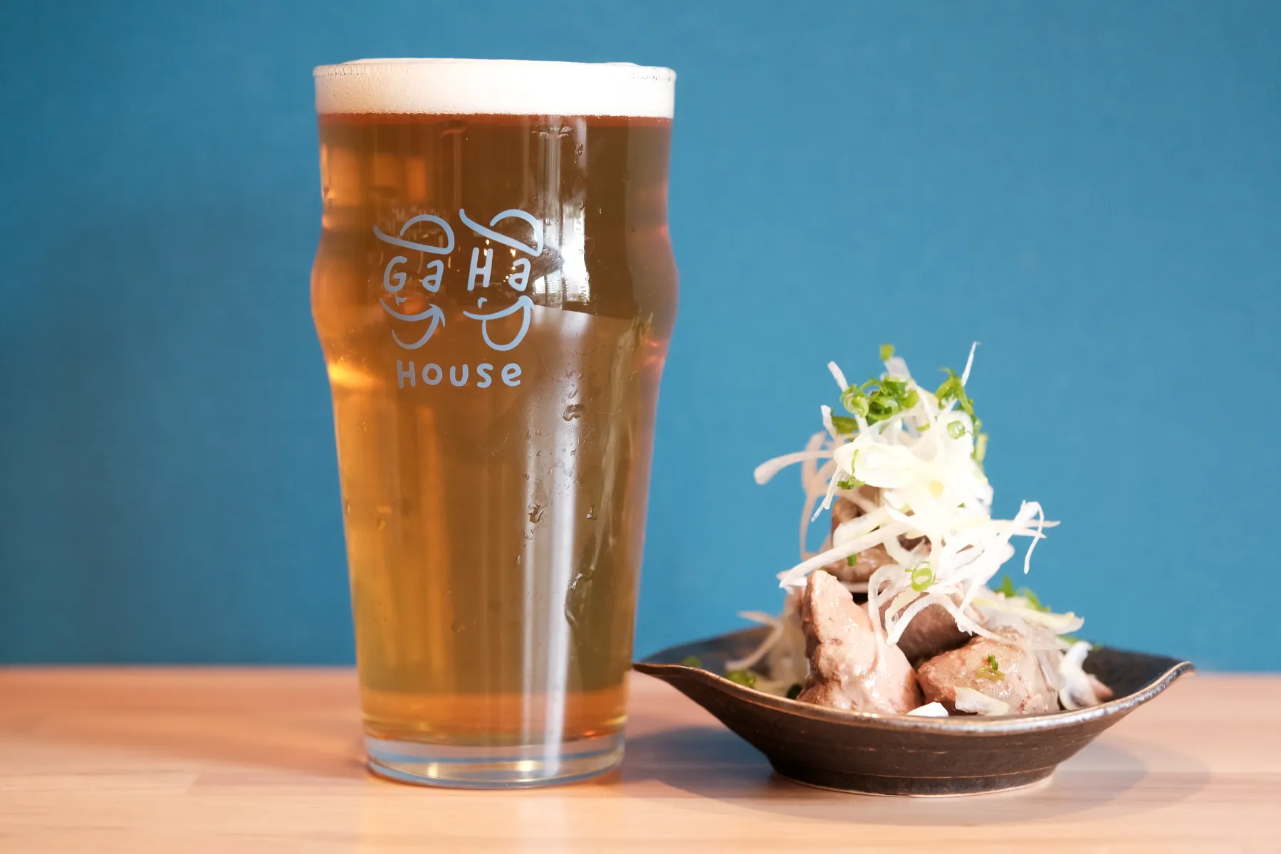『ガハハウス』オリジナルロゴは、ビールグラス（大）のワンポイントに。