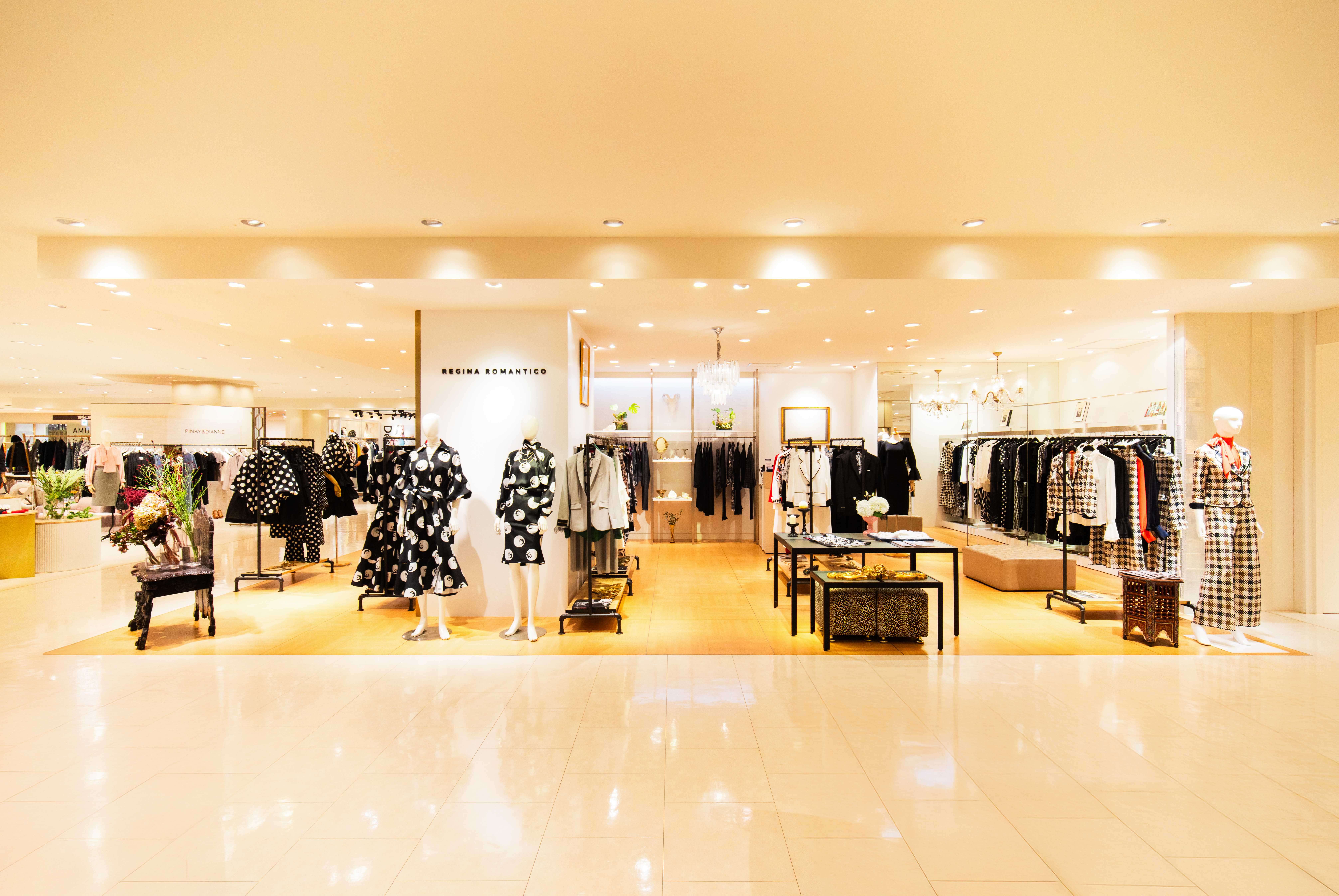 ReginaRomantico official website