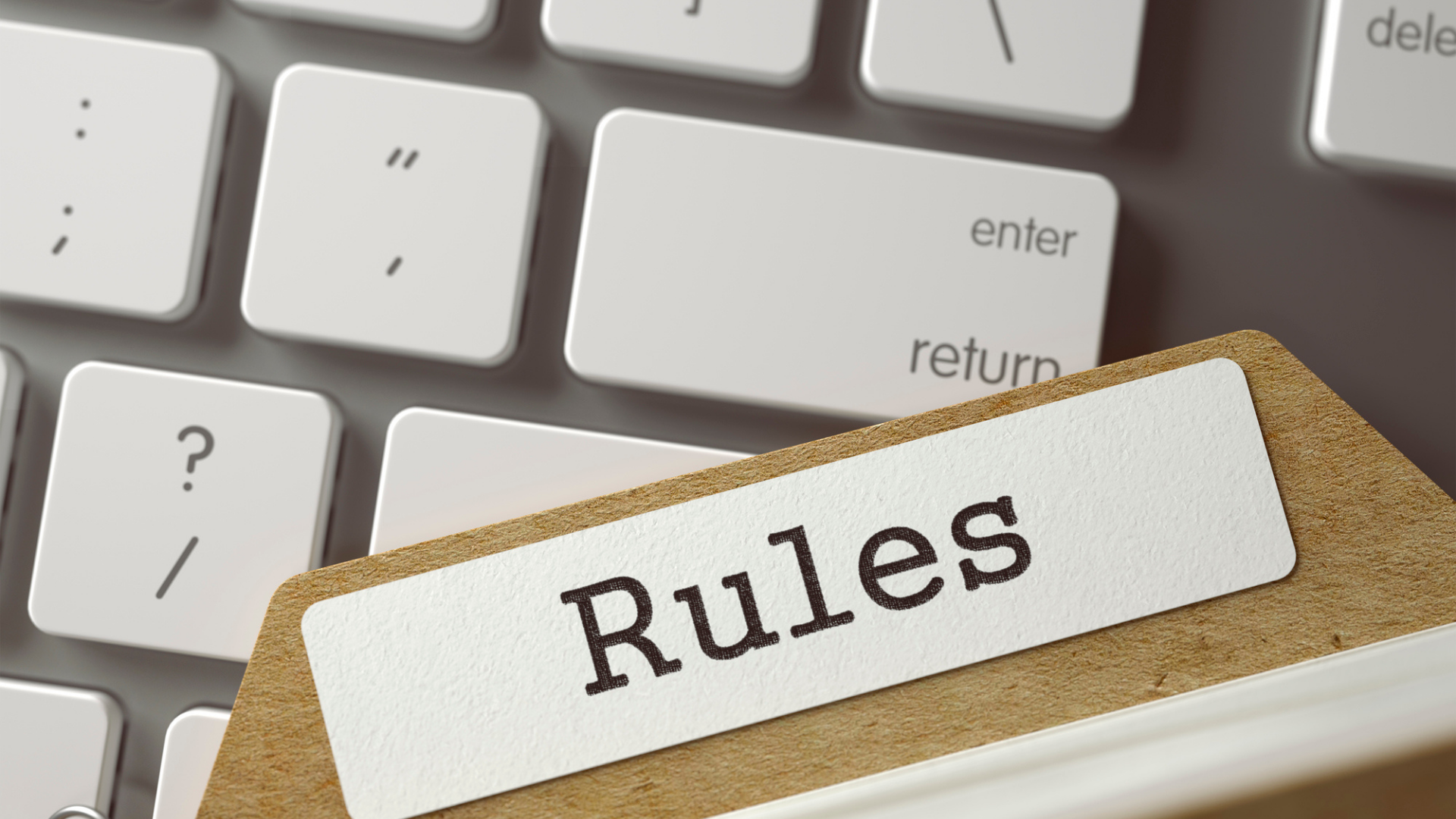 キーボード手前のインデックスに「Rules」(ルール)の文字