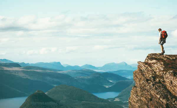 2025年の崖に備えるため、バックオフィス業務のデジタルトランスフォーメーション(DX)を実現する方法を解説。勤怠管理、工数管理、経費精算などの業務を最適化し、効率化とコンプライアンス強化を図る実践的なアプローチを紹介します。