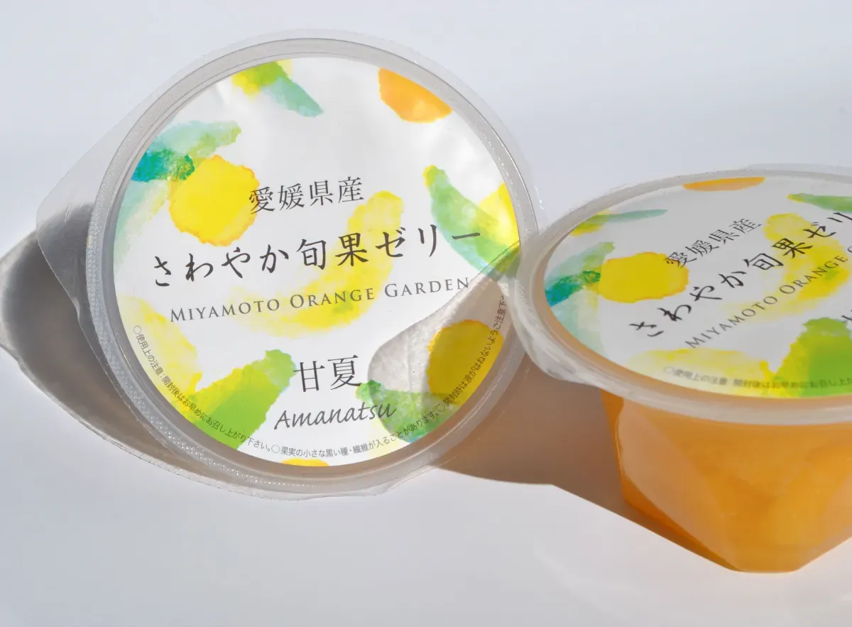 ほんわか全開幼なじみ 涼花 4枚セット ◇わかむすめ 薄花桜 純米吟醸 無濾過生原酒 720ml | 日本酒専門店