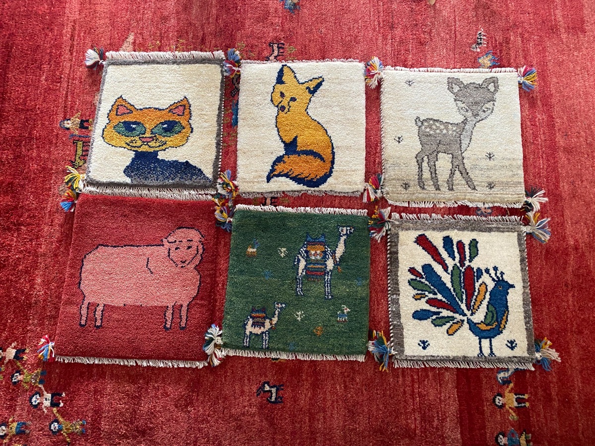 座布団サイズギャッベ入荷しました！