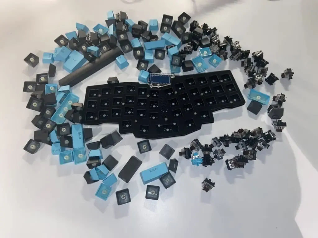 REVIUNG41】自作キーボードを作ってみた！ | ネクストライブ株式会社