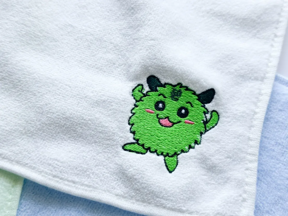 小学校の卒業記念品として、キャラクターを刺繍したオリジナルタオルを