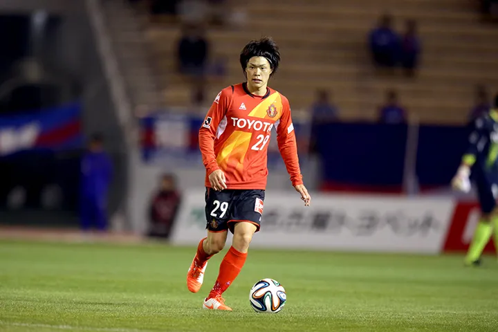 サッカー選手から政治家秘書へ。異例の転身へ背中を押した思いと