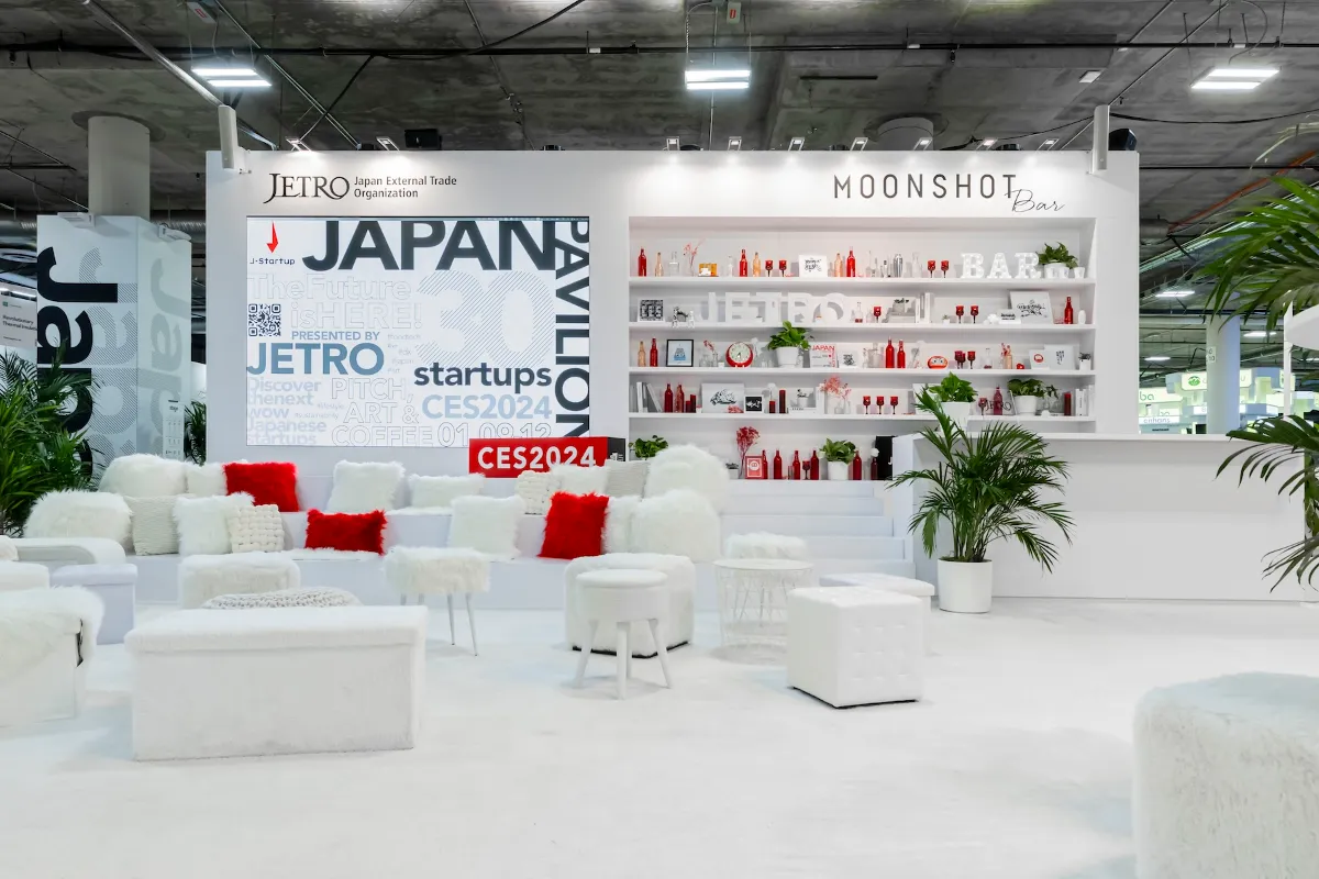 obniz、機械向けスマートフォン「Intelligent Edge」を世界最大