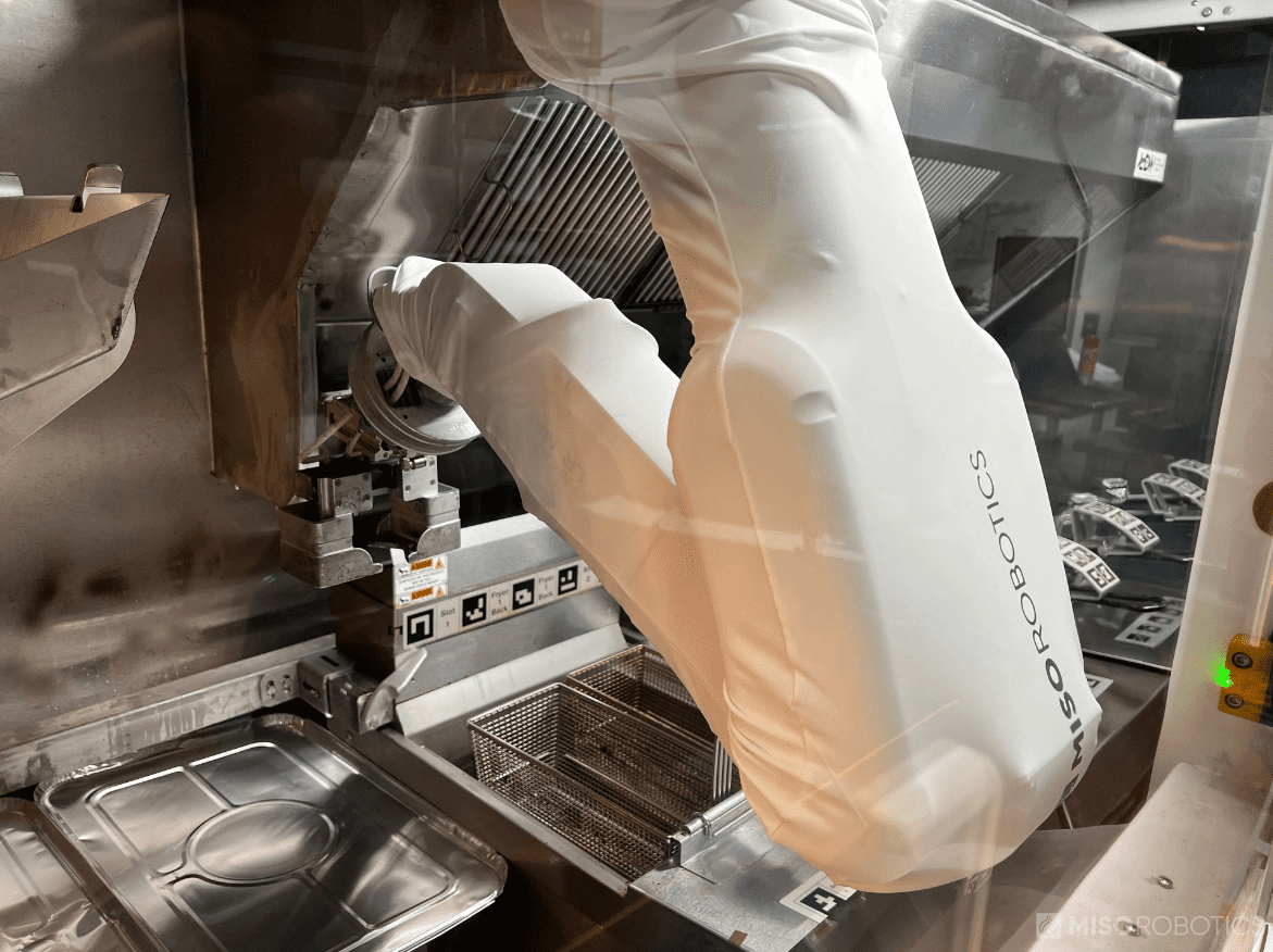 揚げ物を自動で作るFlippy