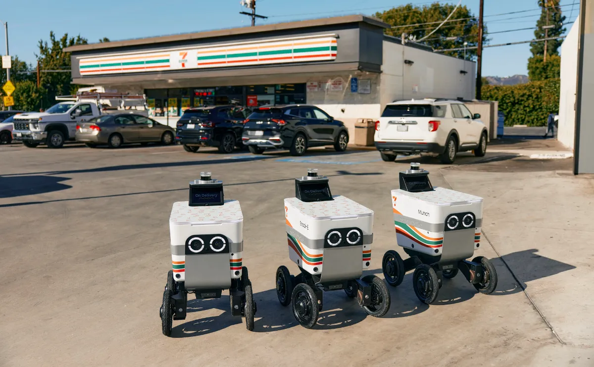 Uber Eatsにデリバリー用に配達ロボットを最大で2,000台導入予定 Uber Eatsにデリバリー用に配達ロボットを最大で2,000台導入予定